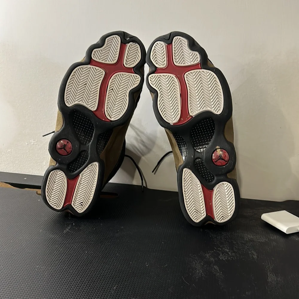 Jordan 13 Retro ‘Olive’ - Picture 3 of 3